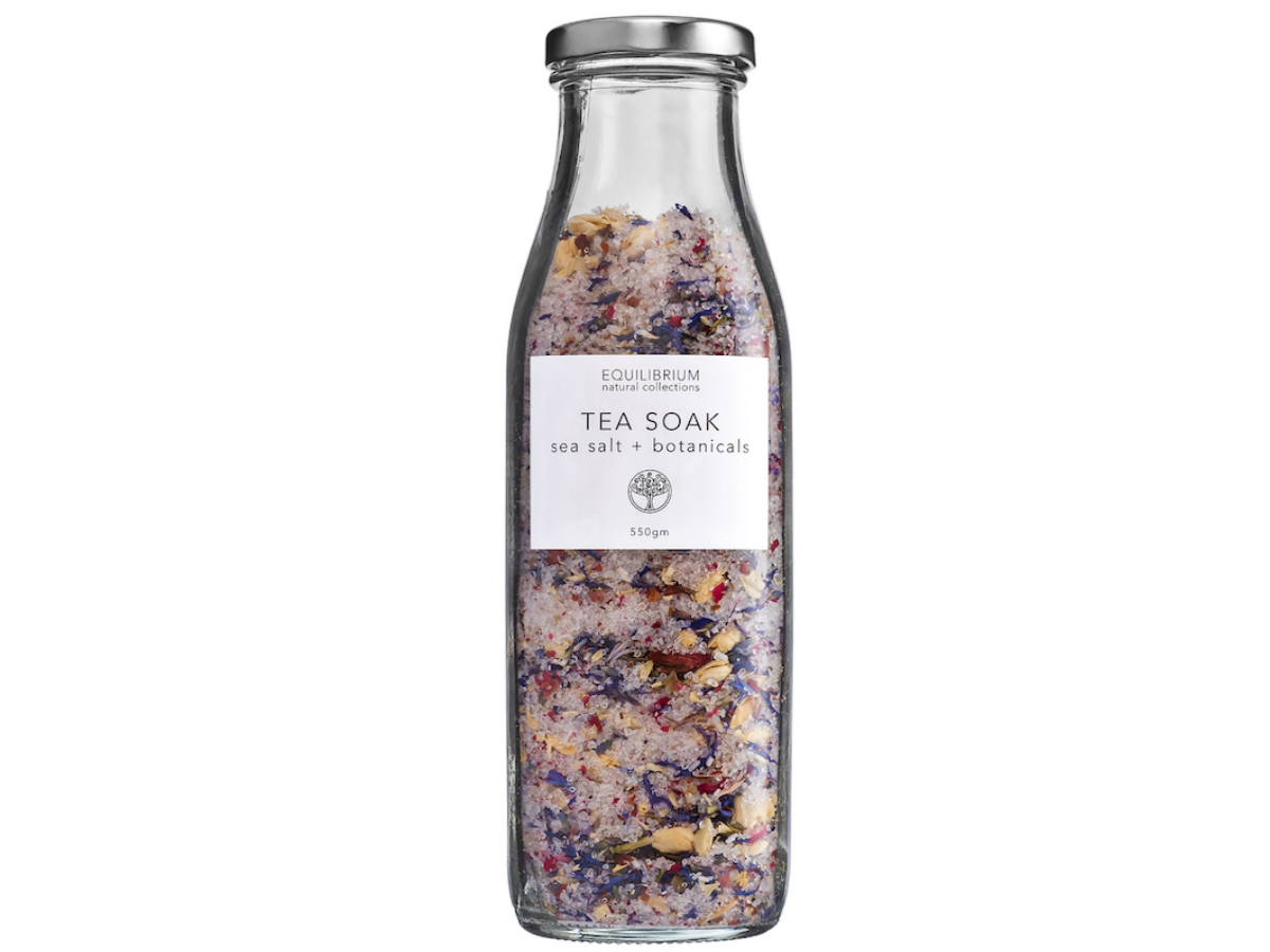 NATURAL TEA SOAK SEA SALT + BOTANICALS 550G